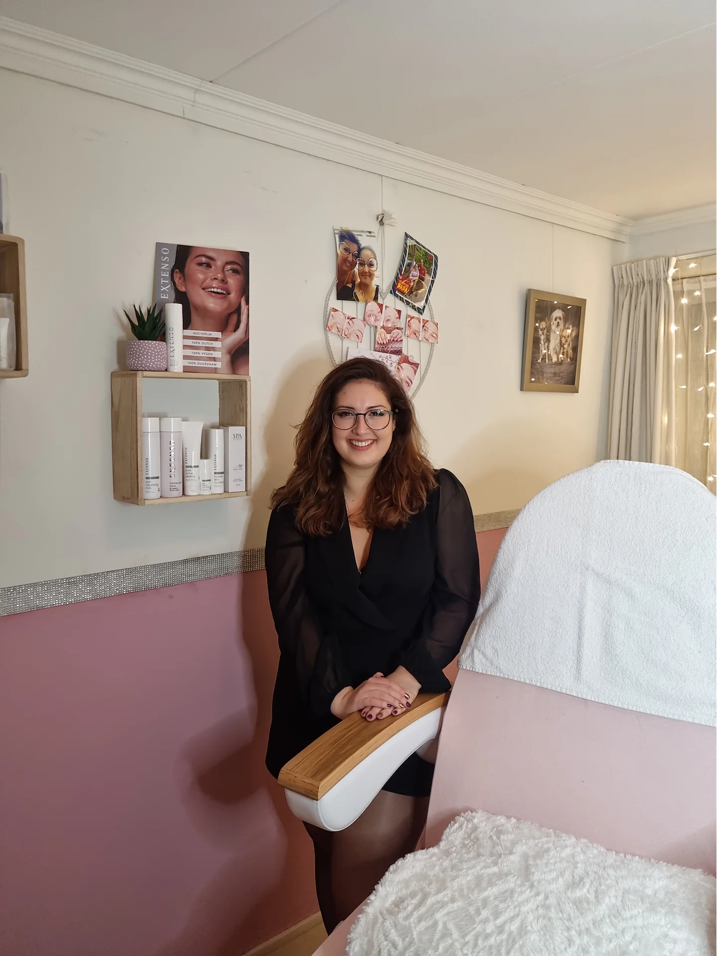 Dyola van den Bos, eigenaresse van Dyola's Beauty Boutique, in haar salon in Tilburg